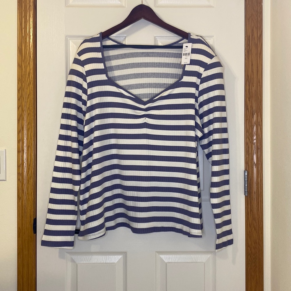 COPY - NWT Lane Bryant classic sweetheart-neckline, ribbed long sleeve tee. Siz…